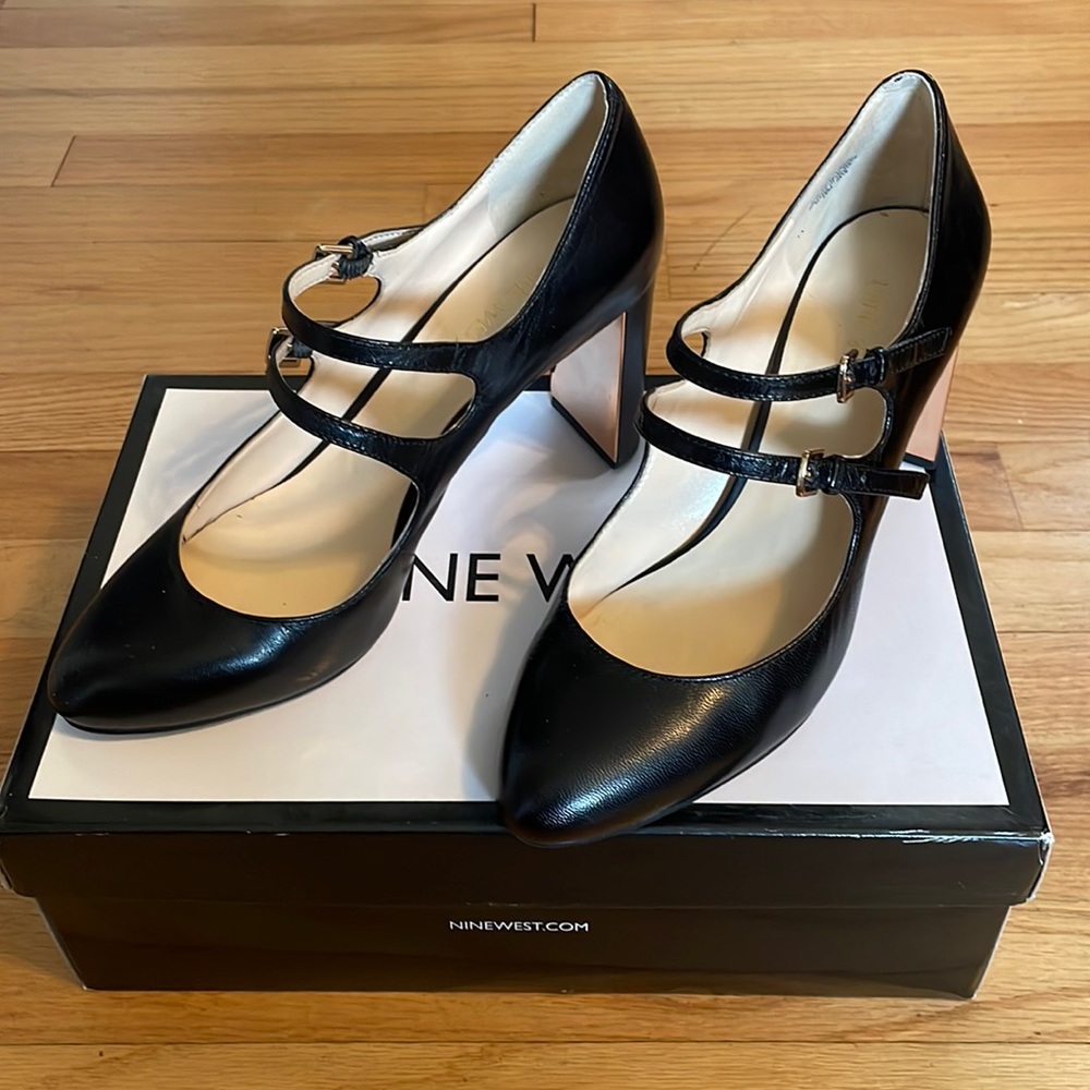 Nine West Size 7 Mary Jane leather shoes